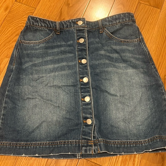 skirt from H&M. no longer for sale on website. size 10 US - Picture 1 of 3